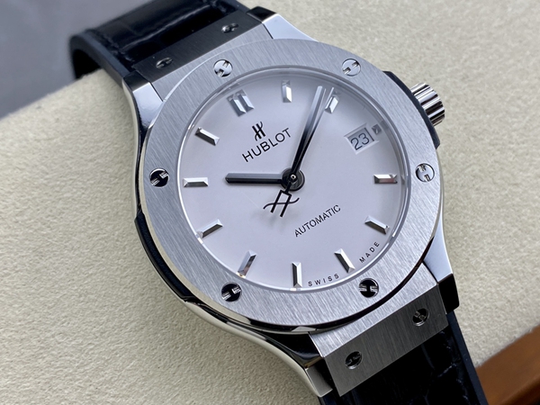 ウブロコピー時計正面デザイン